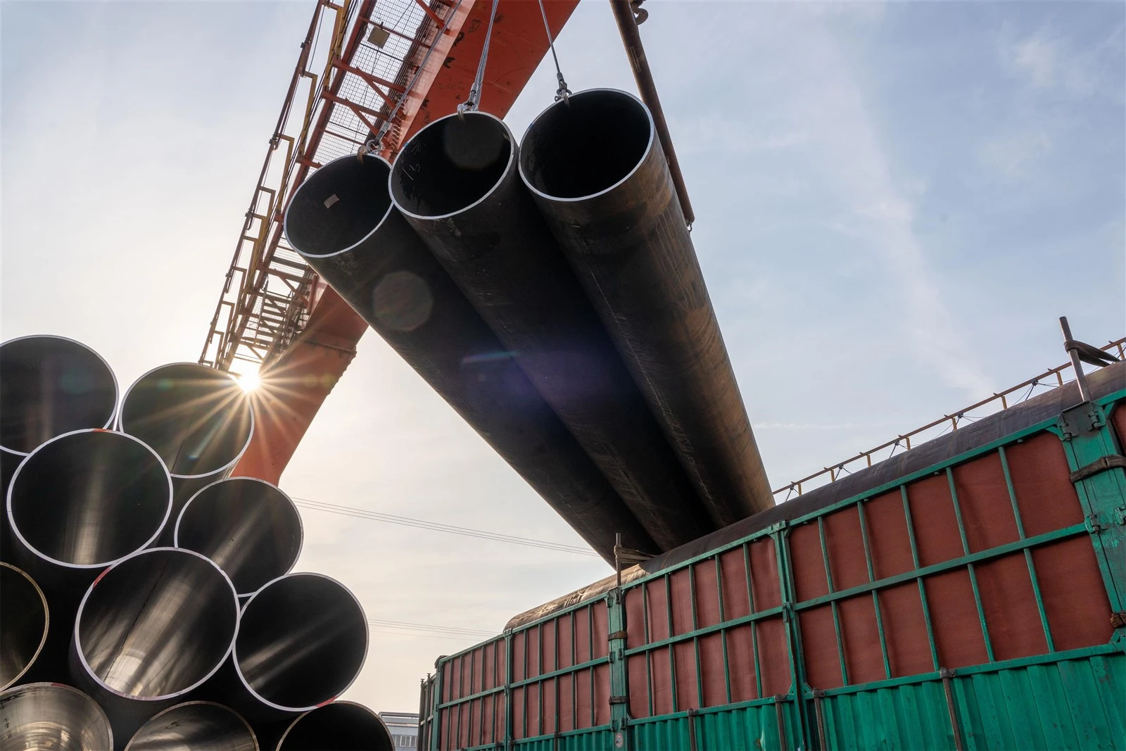 Quais são os diferentes tipos de tubos de aço carbono e como eles se comparam?